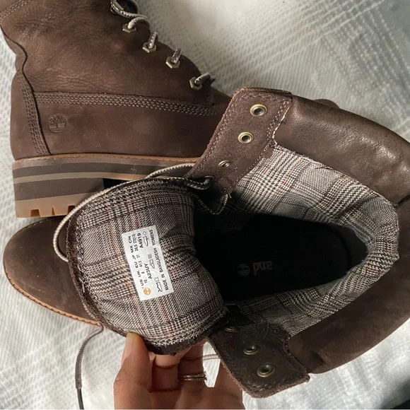 Timberland Women's Dark Brown Lace-Up Boots - Picture 10 of 10